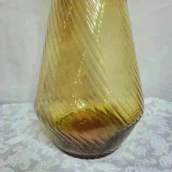 Amber Swirl Mid Century large glass floor vase - Picture 4 of 8